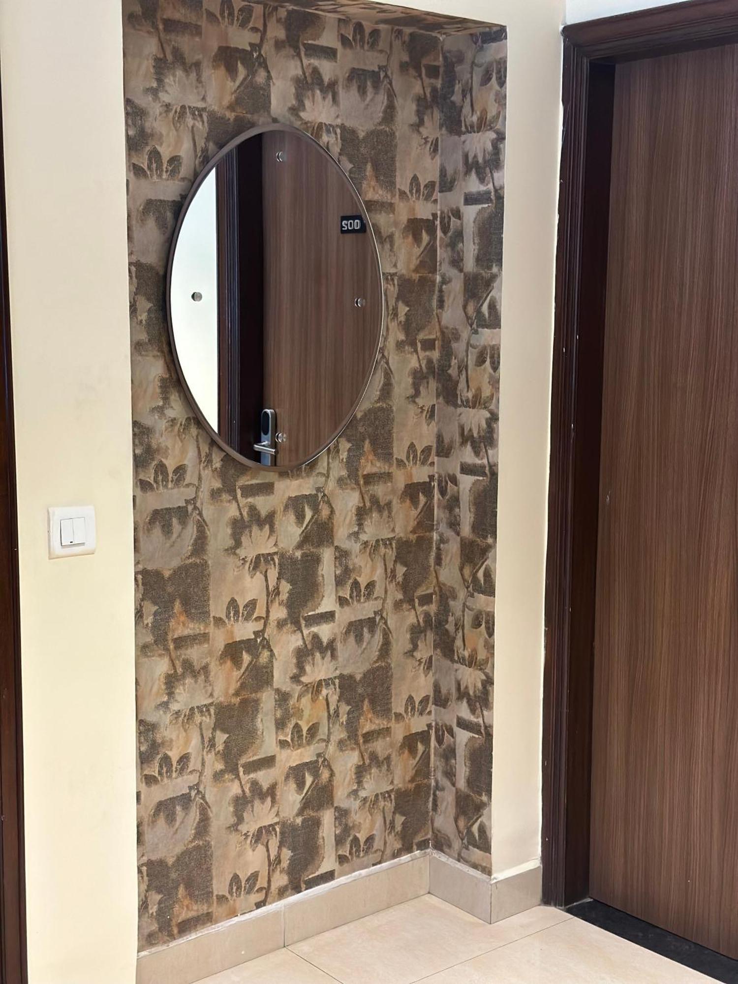 Hotel Amritsar International 2 Min Walk From Amritsar Bus Stand Екстериор снимка