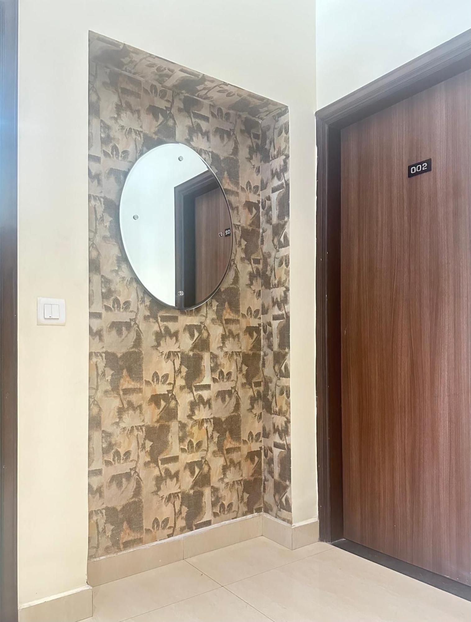 Hotel Amritsar International 2 Min Walk From Amritsar Bus Stand Екстериор снимка