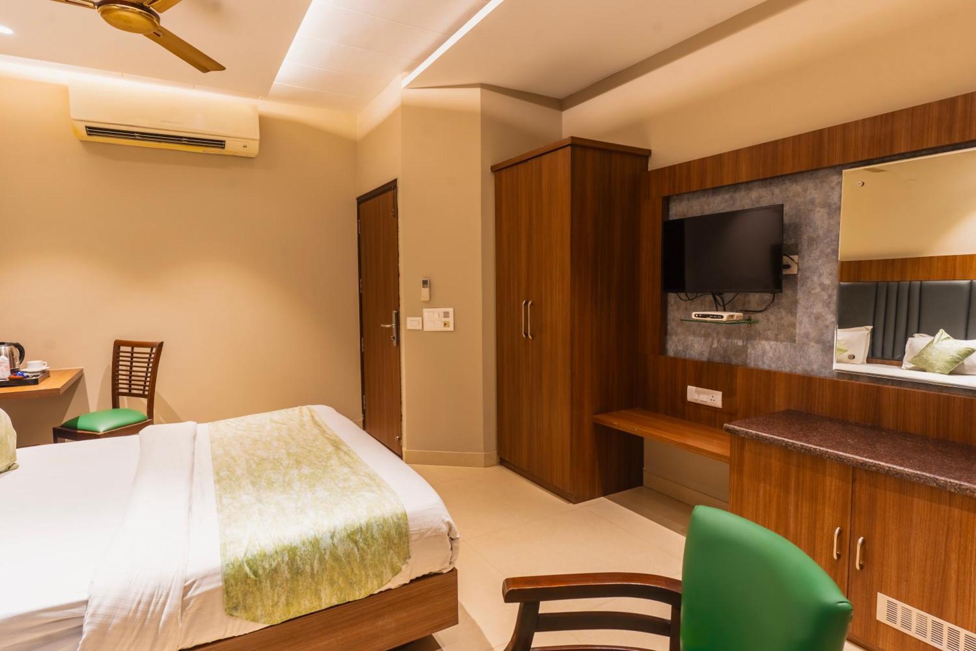 Hotel Amritsar International 2 Min Walk From Amritsar Bus Stand Екстериор снимка