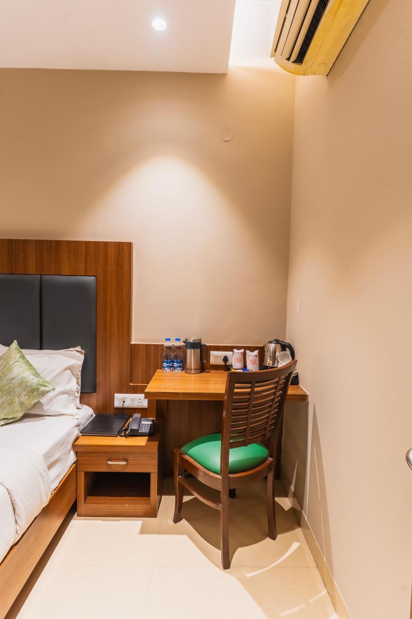 Hotel Amritsar International 2 Min Walk From Amritsar Bus Stand Екстериор снимка