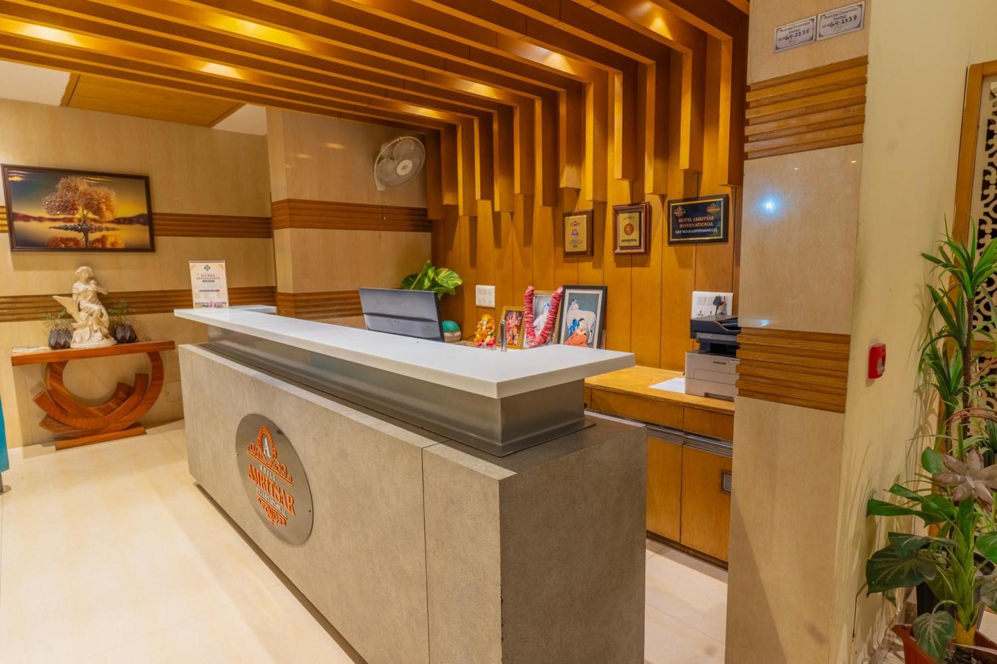 Hotel Amritsar International 2 Min Walk From Amritsar Bus Stand Екстериор снимка