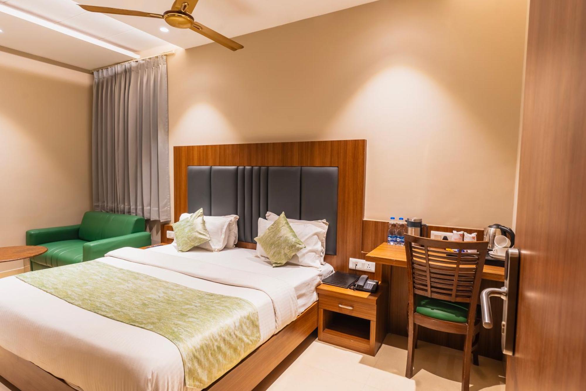 Hotel Amritsar International 2 Min Walk From Amritsar Bus Stand Екстериор снимка