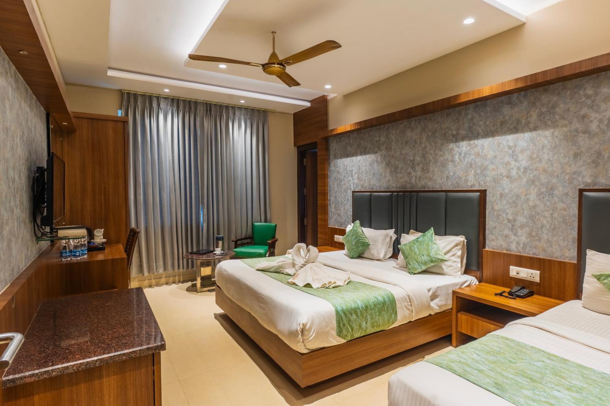 Hotel Amritsar International 2 Min Walk From Amritsar Bus Stand Екстериор снимка