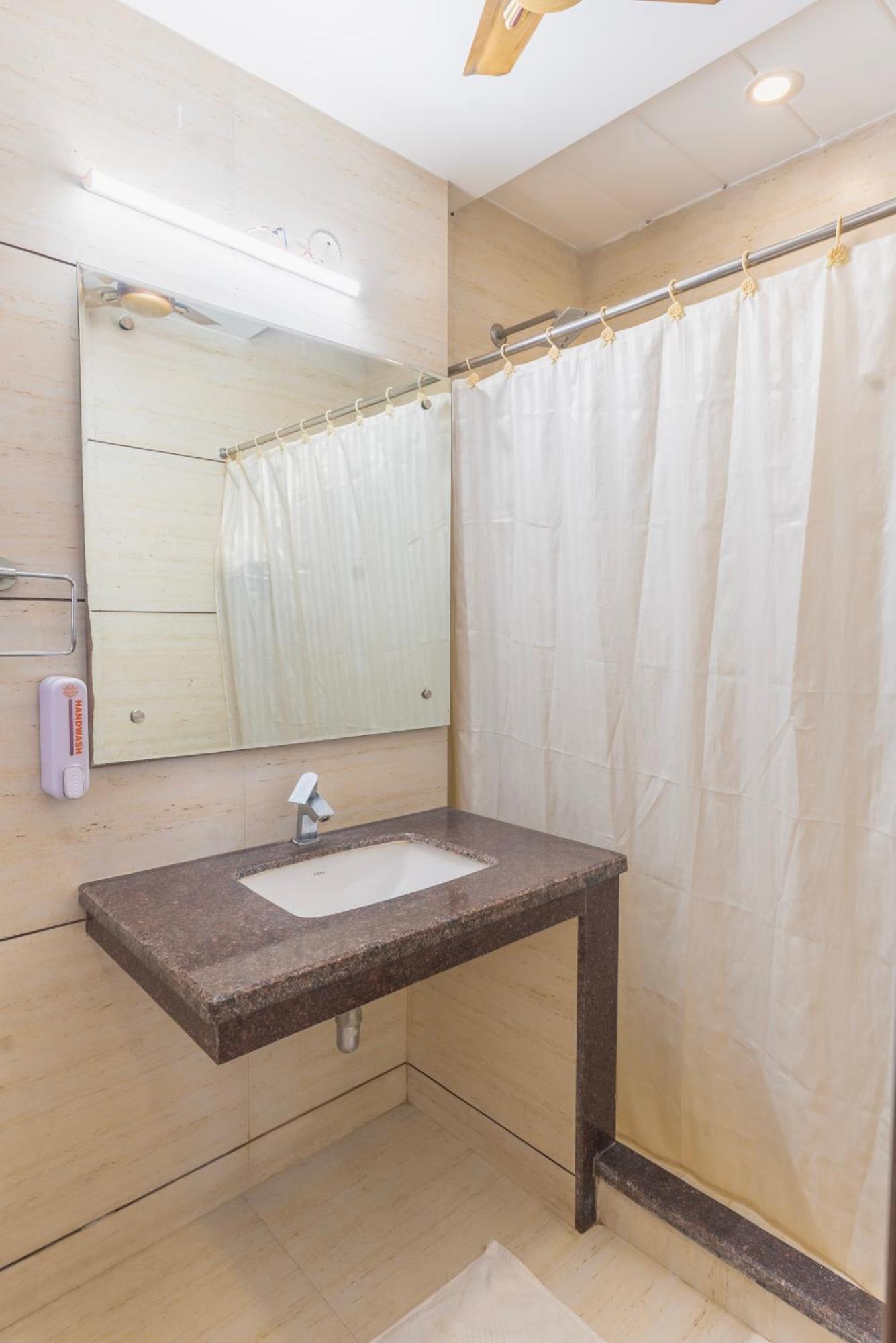 Hotel Amritsar International 2 Min Walk From Amritsar Bus Stand Екстериор снимка