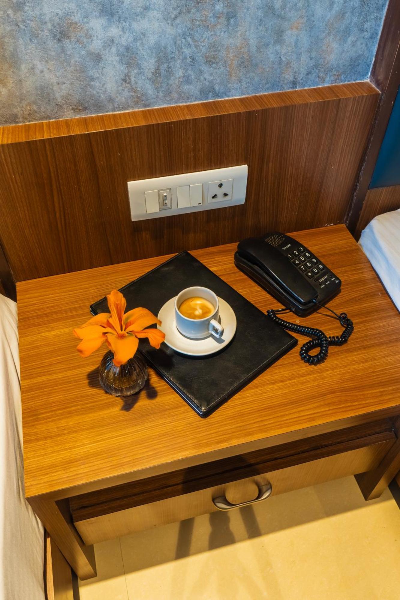 Hotel Amritsar International 2 Min Walk From Amritsar Bus Stand Екстериор снимка