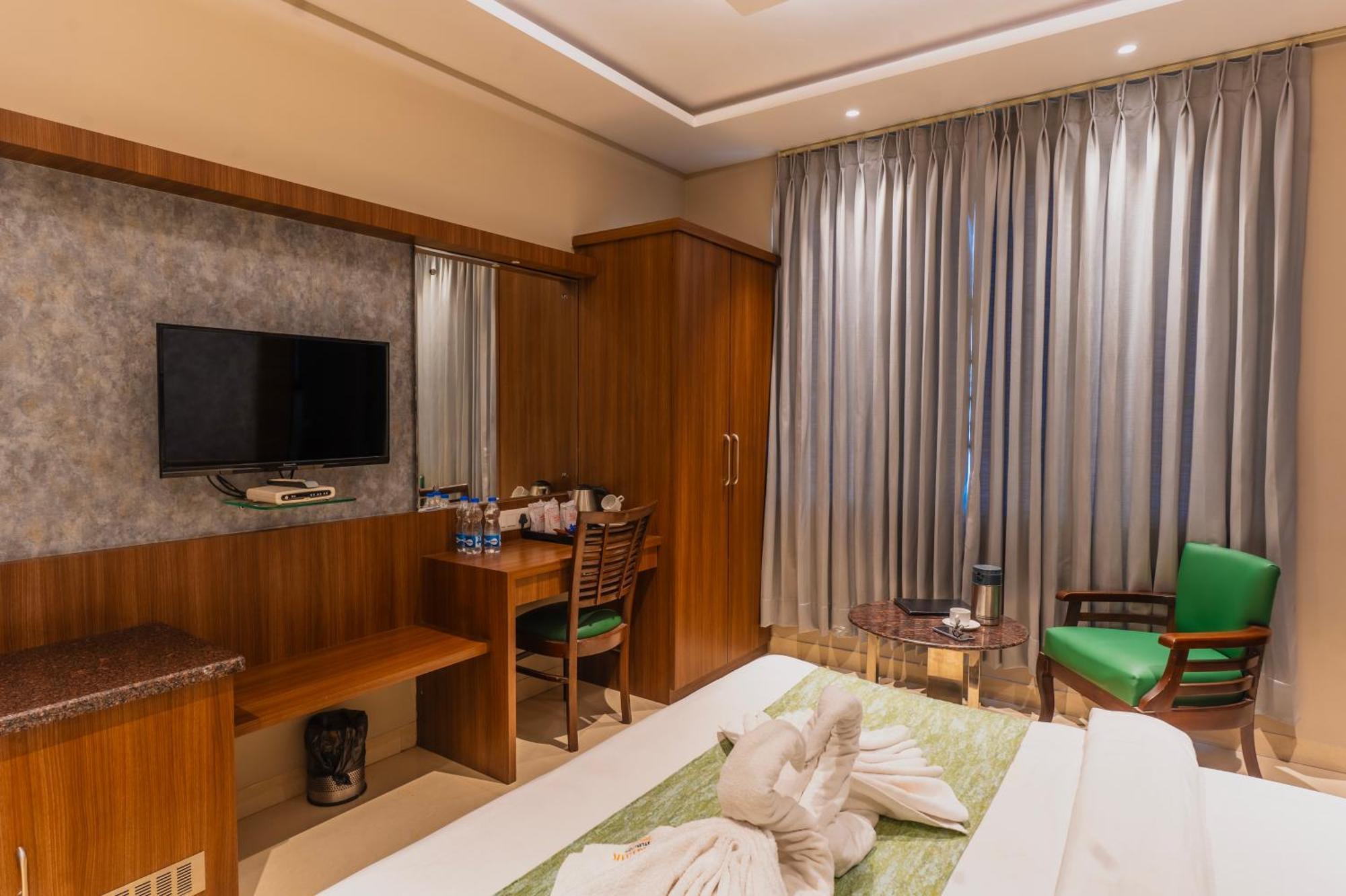 Hotel Amritsar International 2 Min Walk From Amritsar Bus Stand Екстериор снимка
